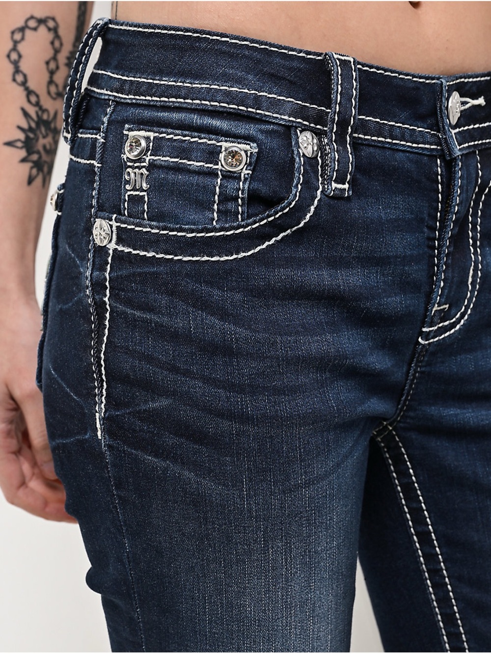 Miss Me Dark Women’s Indigo Cropped Jeans with Contrast Stitching Size 27